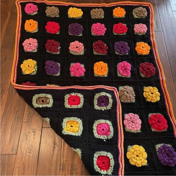 Vtg Crocheted Granny Square 3D Puffy Flowers Afghan Throw blanket - Picture 7 of 11